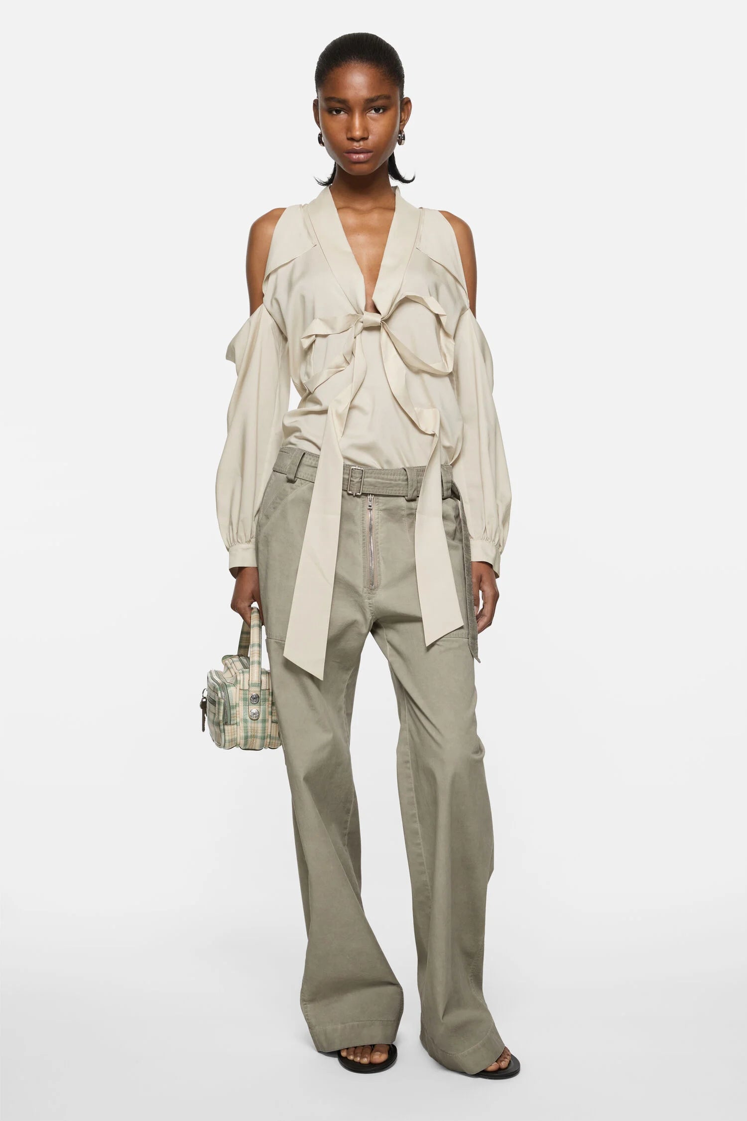 Cut-out blouse with bow
