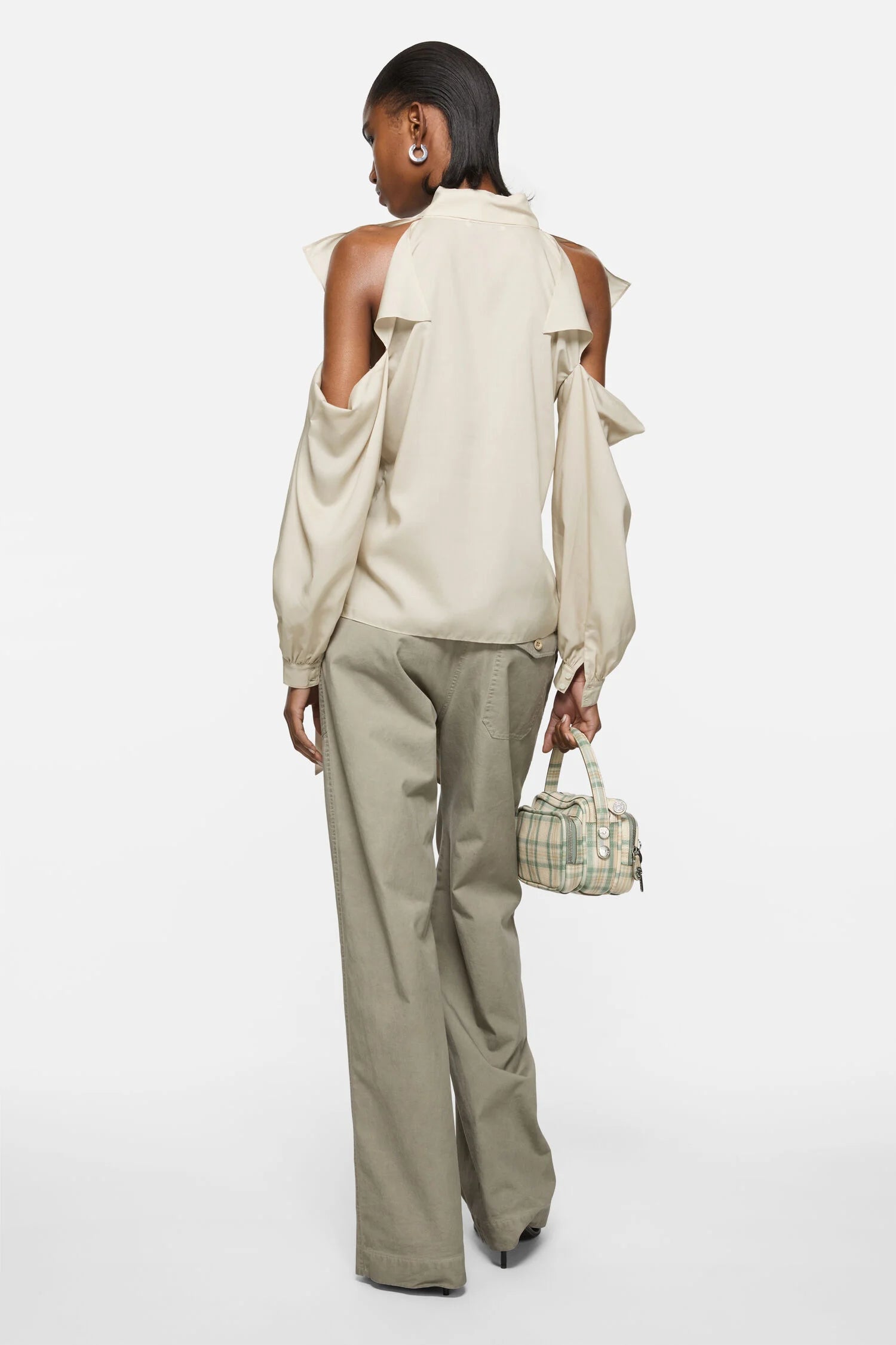 Cut-out blouse with bow