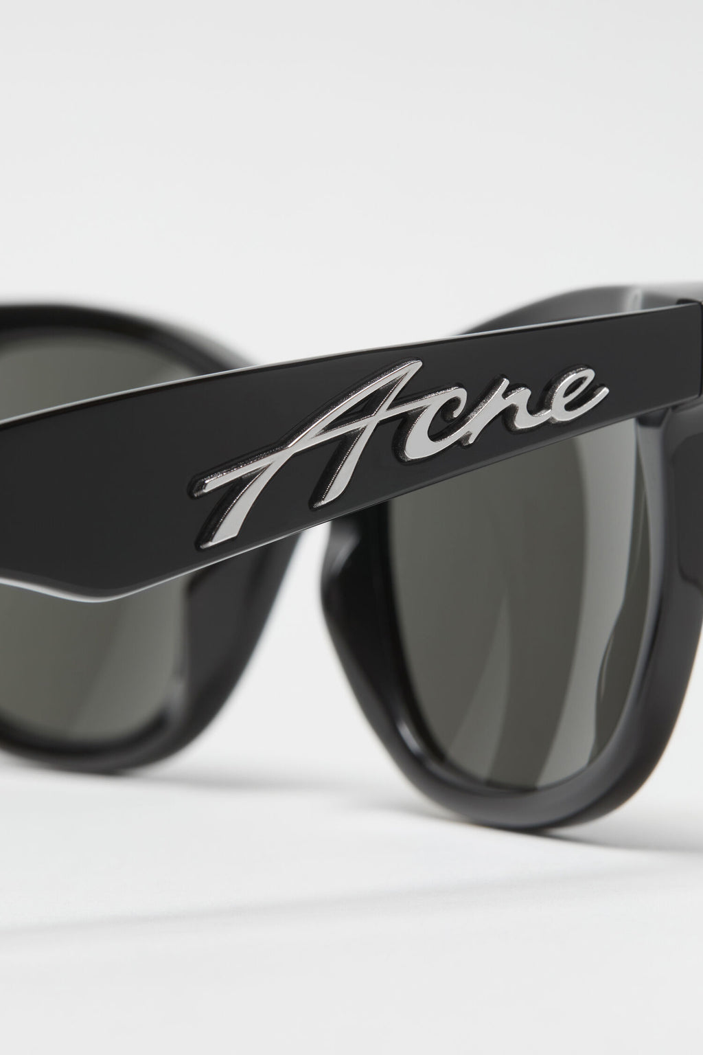 Square-frame sunglasses