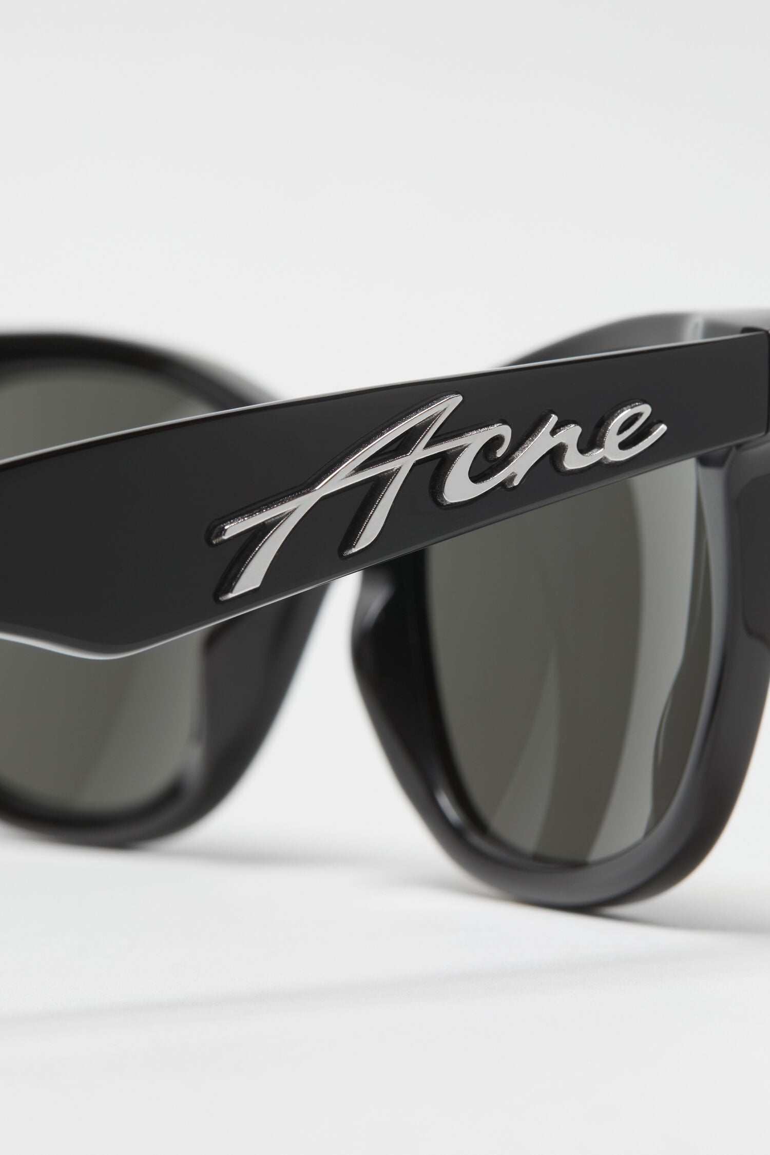 Square-frame sunglasses